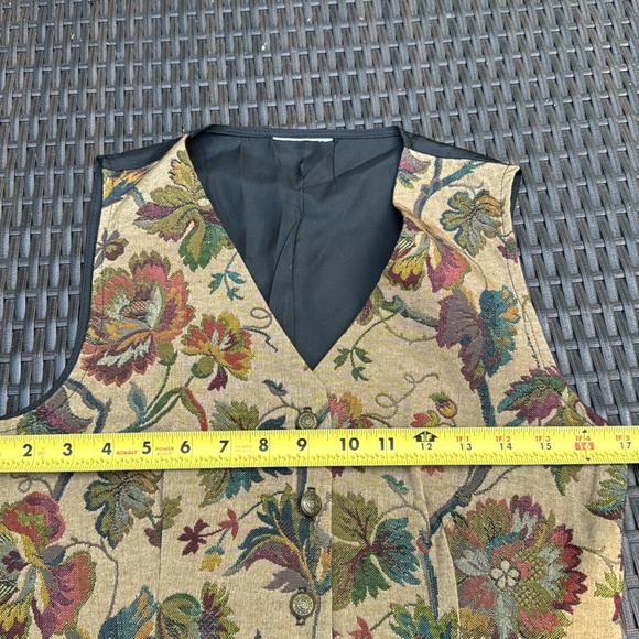 Vintage Tapestry Style Vest - Picture 5 of 6